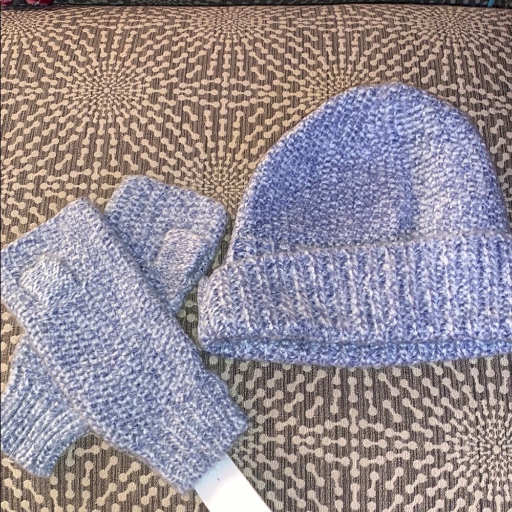 LOFT Hat and Glove set